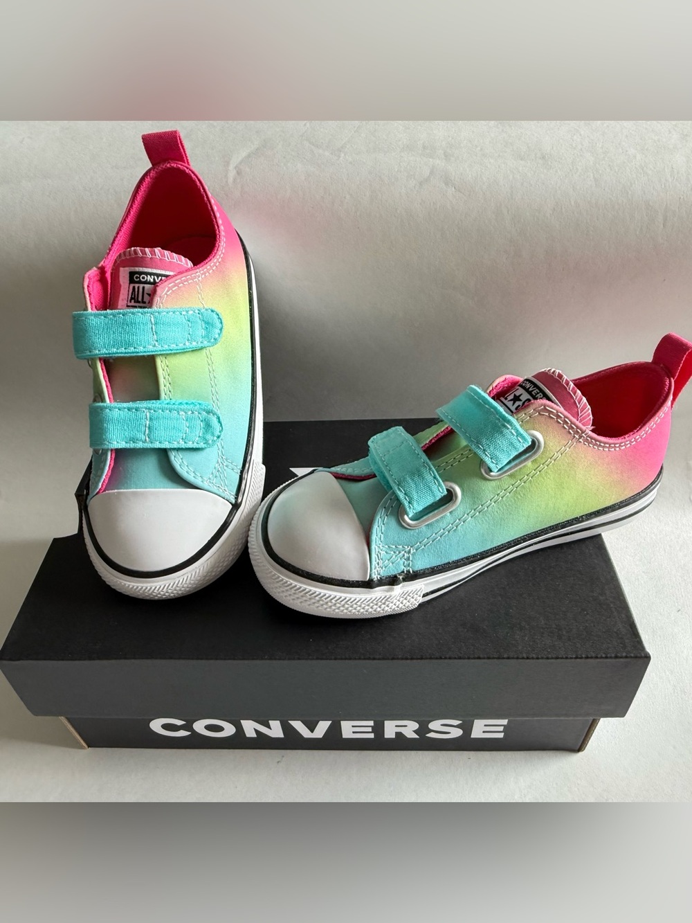 Converse Toddler Size 9 Chuck Taylor 2 Velcro Straps Shoes Bright Ombre NIB